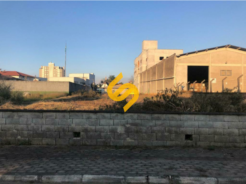 Terreno Urbano para aluguel no Centro: 