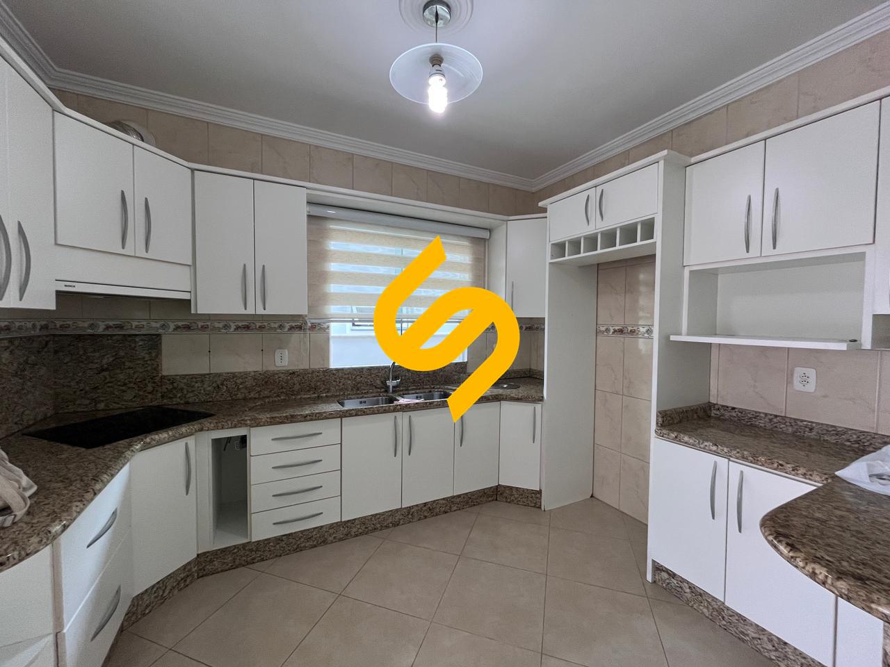 Casa para aluguel no Centro: 