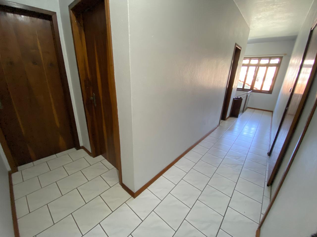 Casa para aluguel no Ponto Chic: 