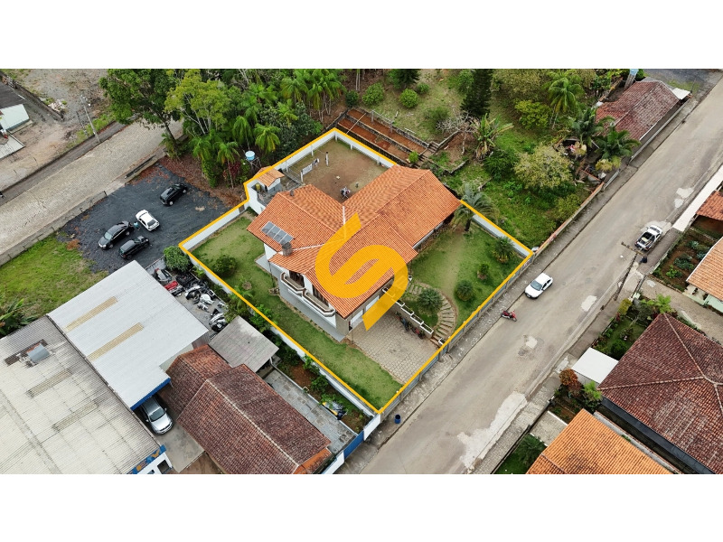 Casa à venda no Centro: 