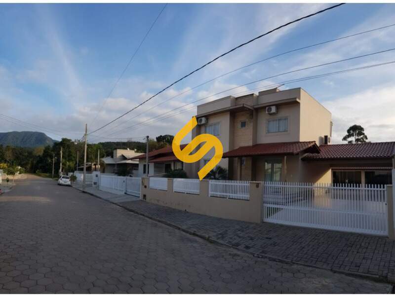 Casa à venda no Centro: 