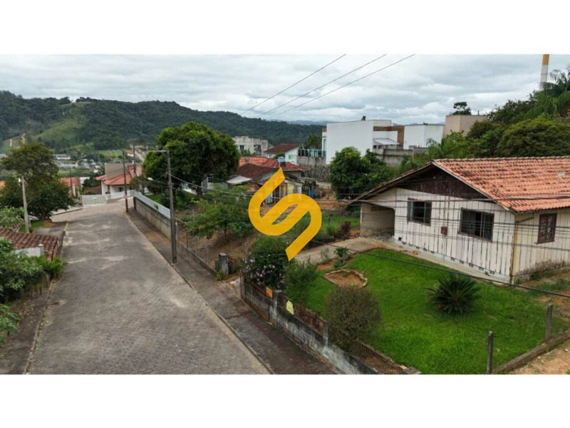 Casa à venda no Centro: 