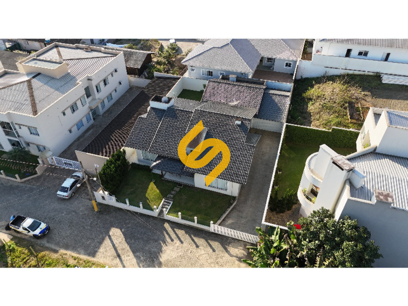 Casa à venda no Centro: 