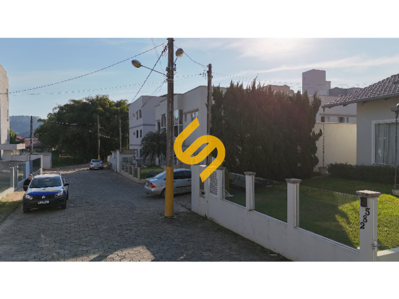 Casa à venda no Centro: 