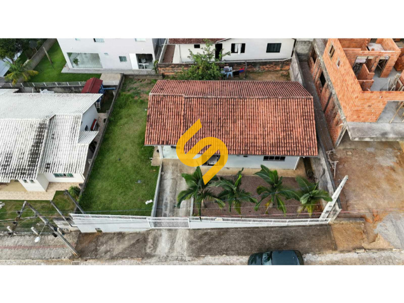 Casa à venda no Centro: 