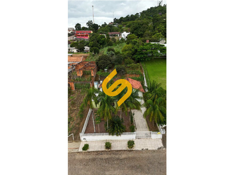 Casa à venda no Centro: 