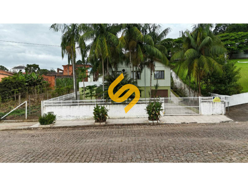 Casa à venda no Centro: 