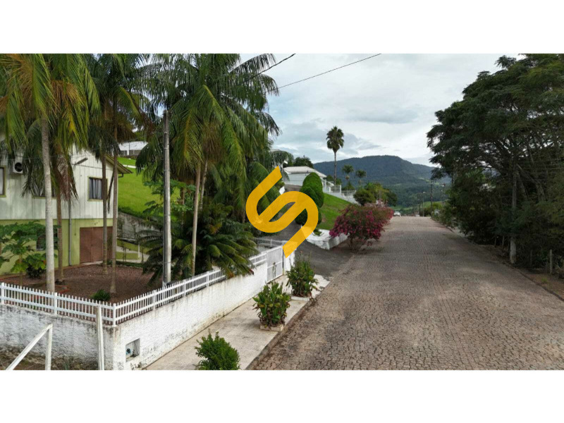 Casa à venda no Centro: 