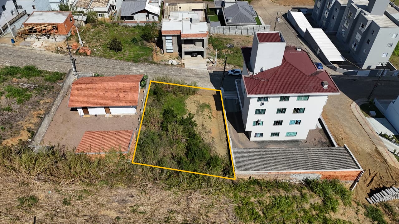 Terreno Urbano à venda no Centro: 