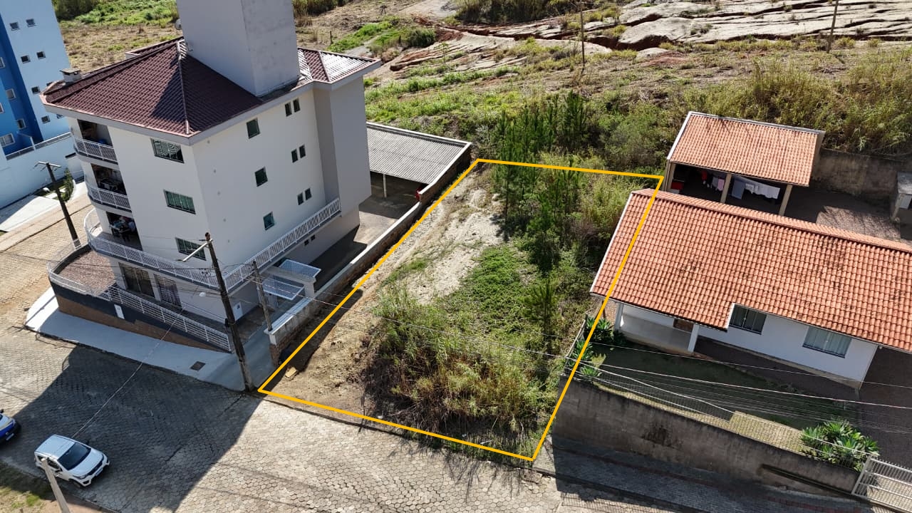 Terreno Urbano à venda no Centro: 