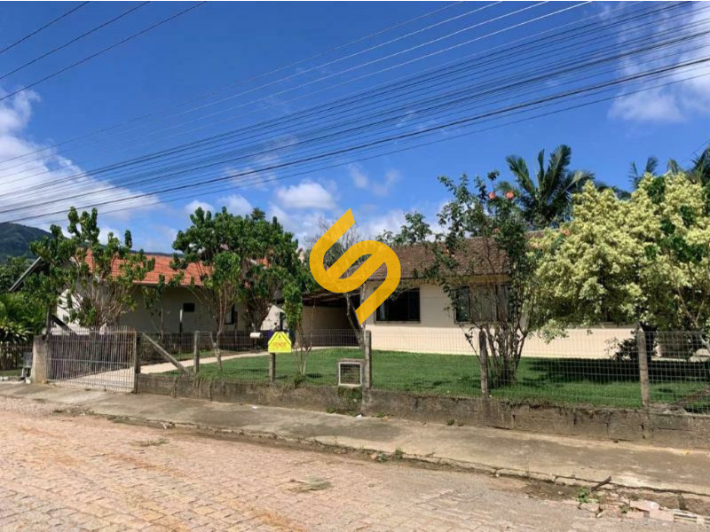 Casa à venda no Centro: 