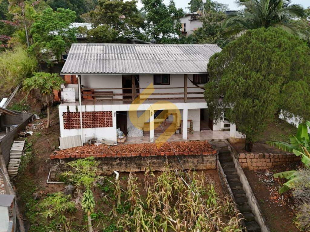 Casa à venda no Ponto Chic: 