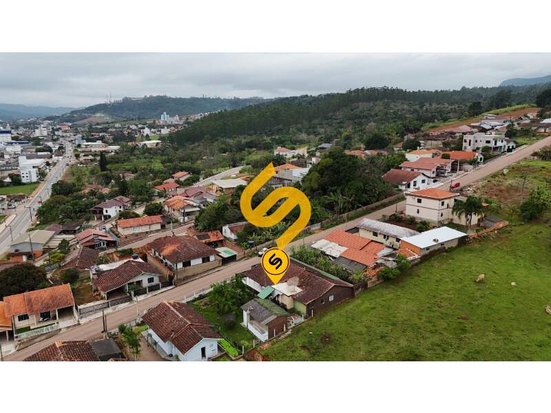 Casa à venda no Centro: 