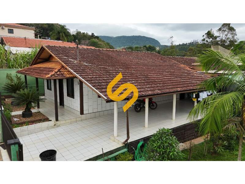 Casa à venda no Centro: 