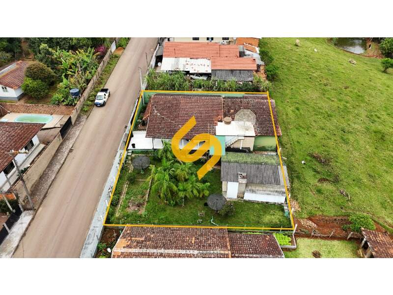 Casa à venda no Centro: 