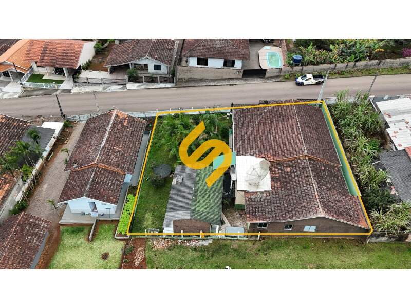 Casa à venda no Centro: 