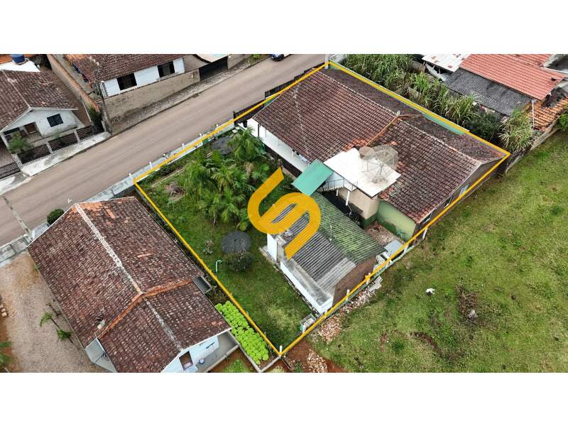 Casa à venda no Centro: 