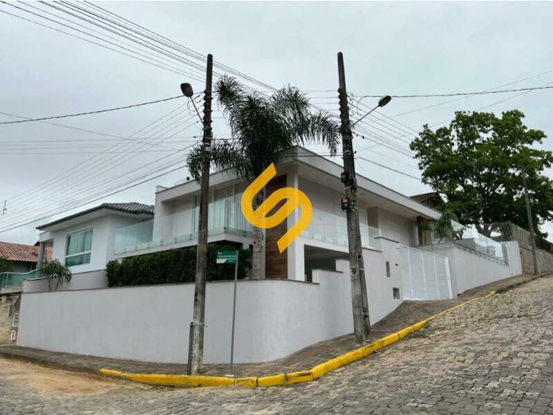 Casa à venda no Centro: 