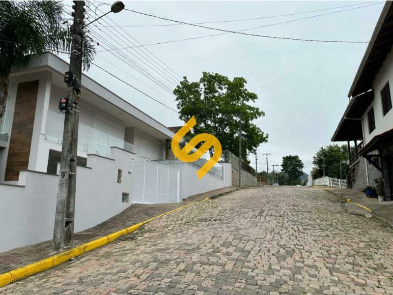 Casa à venda no Centro: 