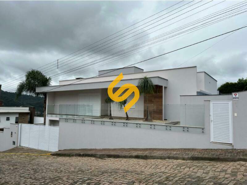 Casa à venda no Centro: 