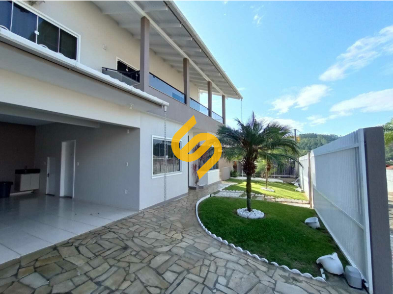 Casa à venda no Centro: 