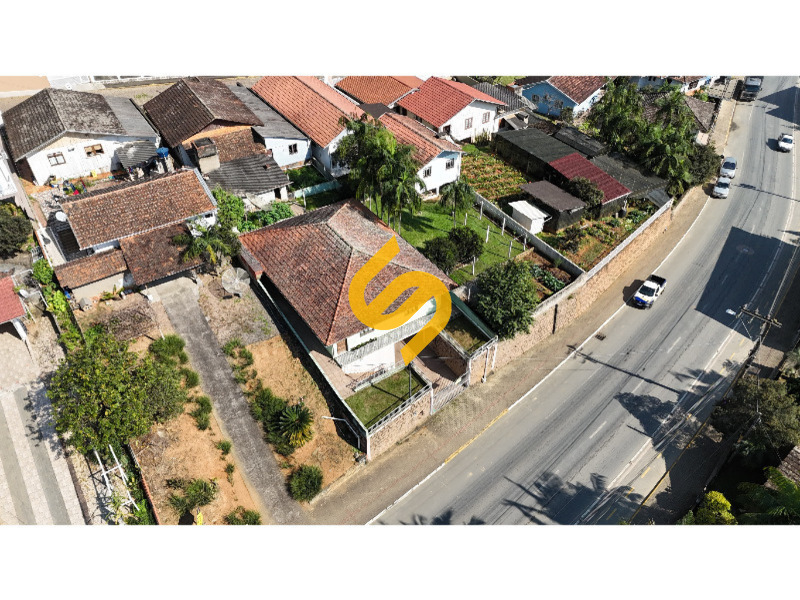 Casa à venda no Centro: 