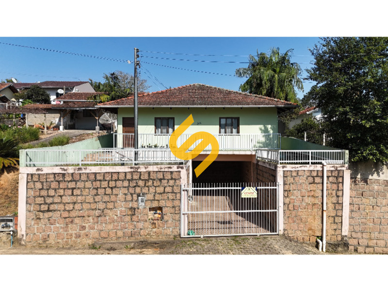 Casa à venda no Centro: 