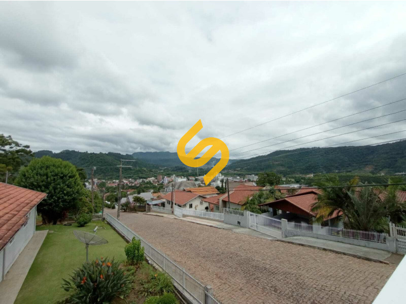 Casa à venda no Centro: 