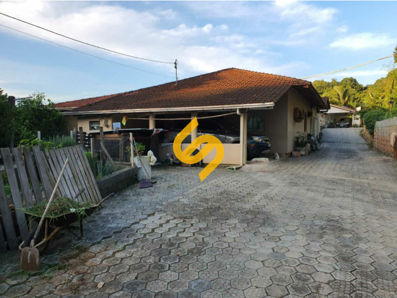 Casa à venda no Ponto Chic: 