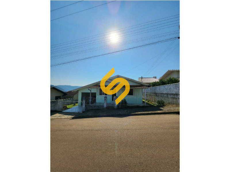 Casa à venda no Centro: 