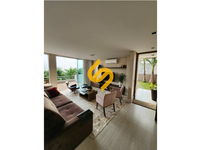 Casa à venda no Centro: 