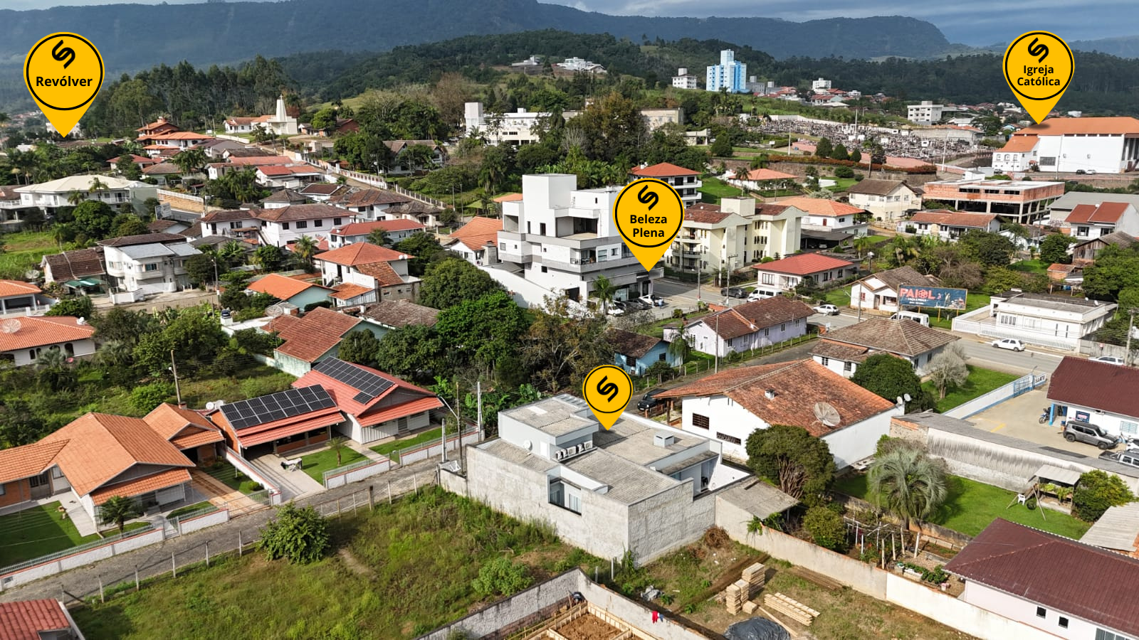 Casa à venda no Centro: 