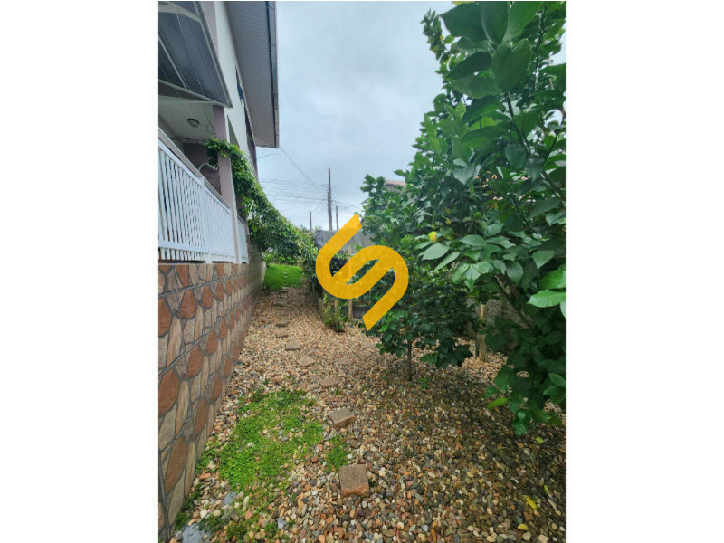 Casa à venda no Centro: 