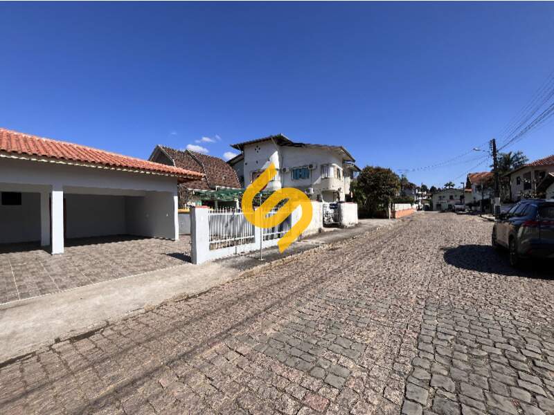 Casa à venda no Centro: 