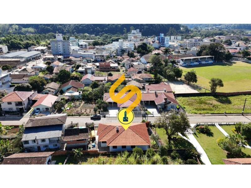 Casa à venda no Centro: 