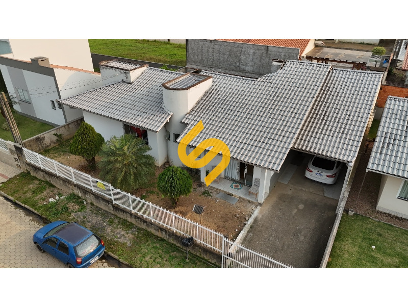 Casa à venda no Centro: 