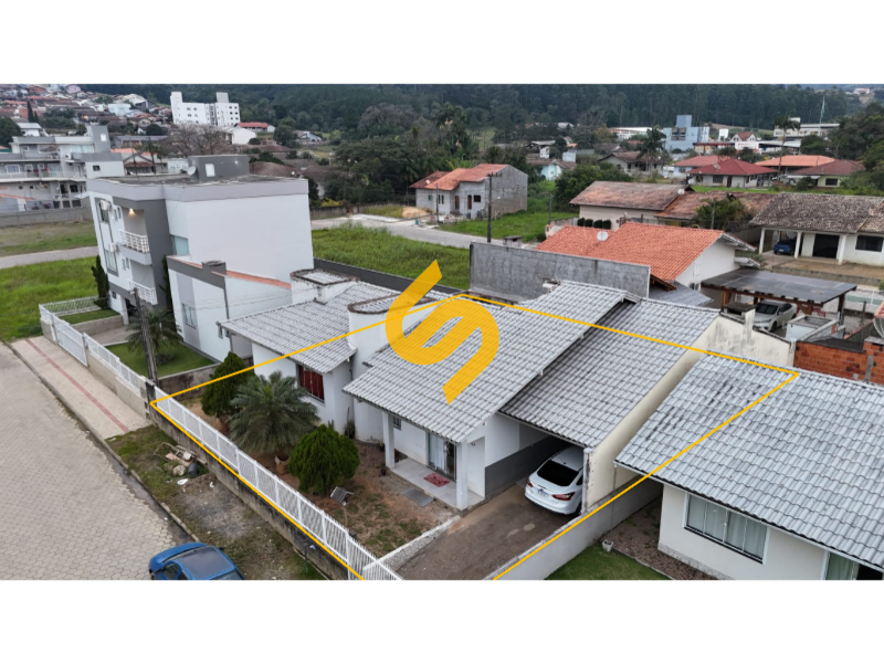 Casa à venda no Centro: 