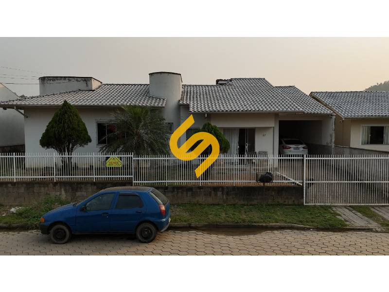 Casa à venda no Centro: 