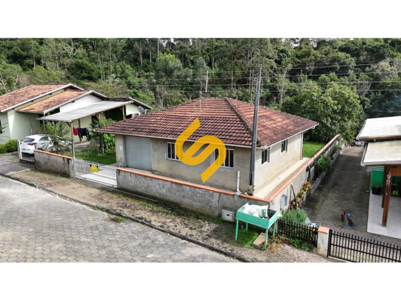 Casa à venda no Revólver: 