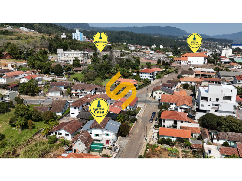 Casa à venda no Centro: 