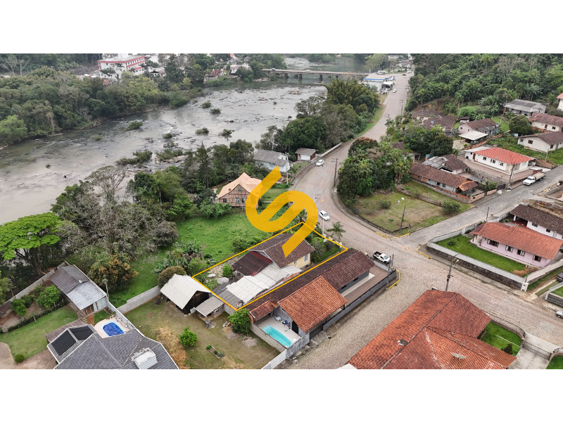 Casa à venda no Centro: 