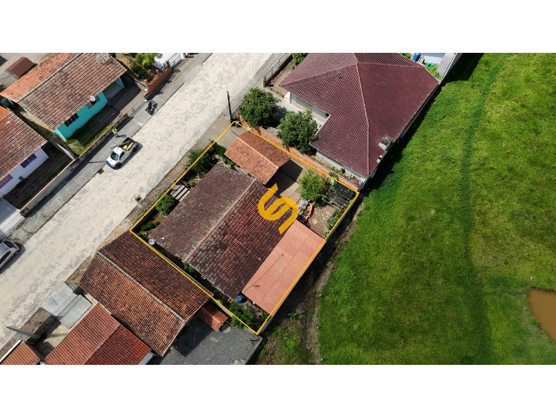 Casa à venda no Revólver: 