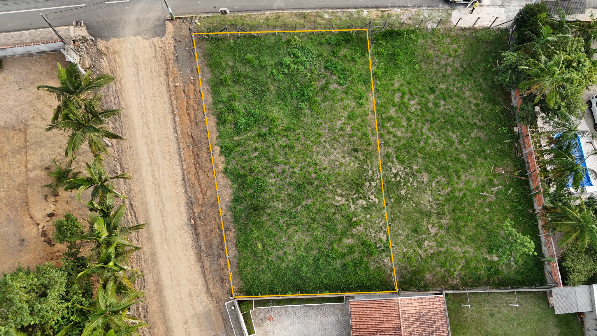 Terreno Urbano à venda no Revólver: 
