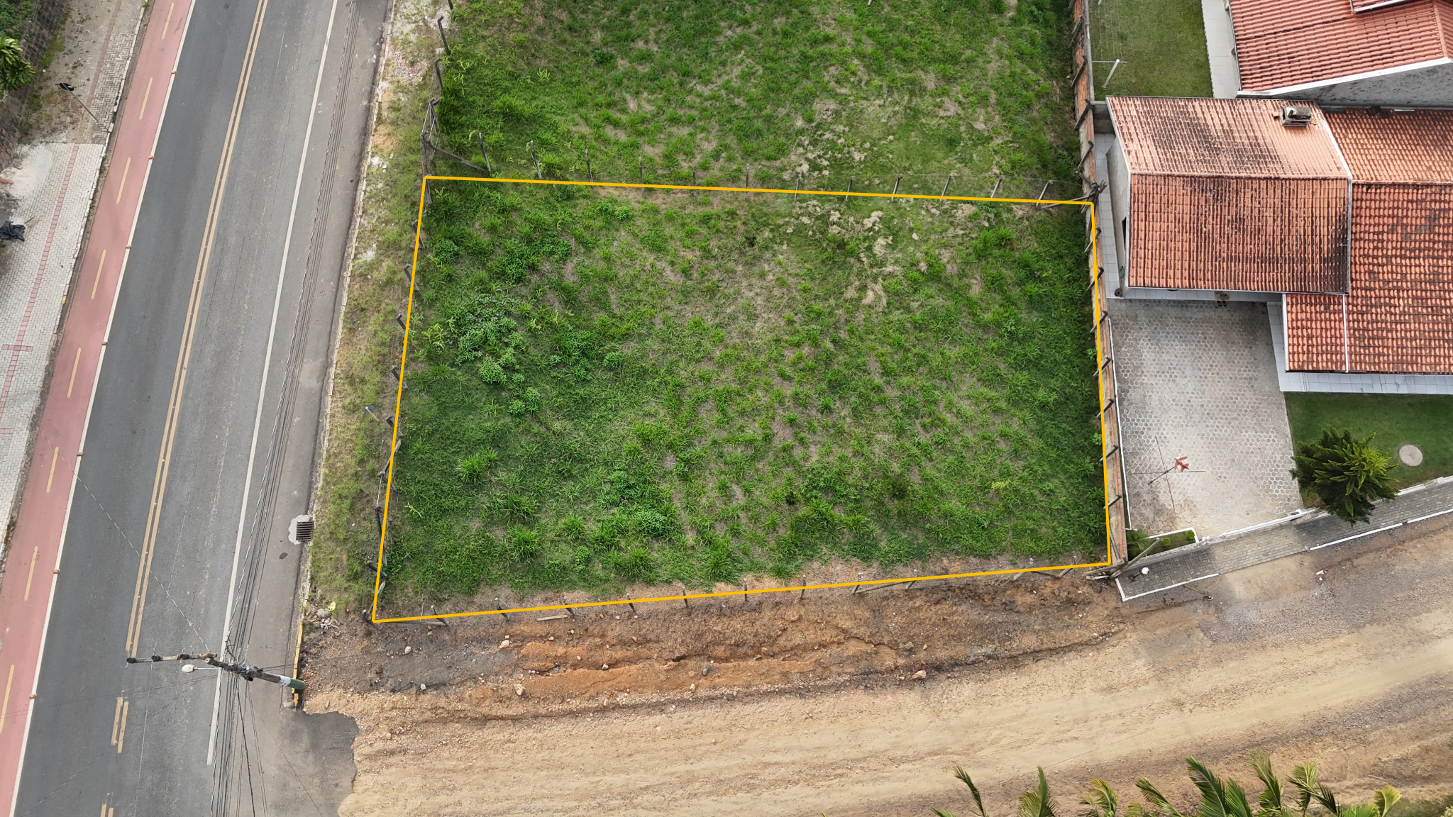 Terreno Urbano à venda no Revólver: 