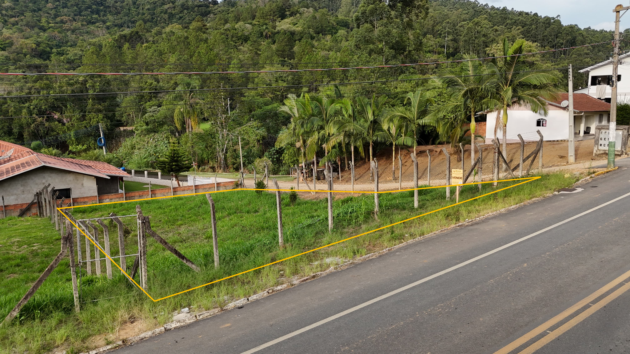 Terreno Urbano à venda no Revólver: 