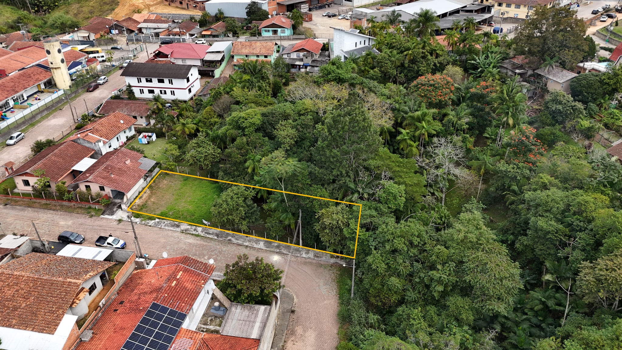 Terreno Urbano à venda no Dalbérgia: 