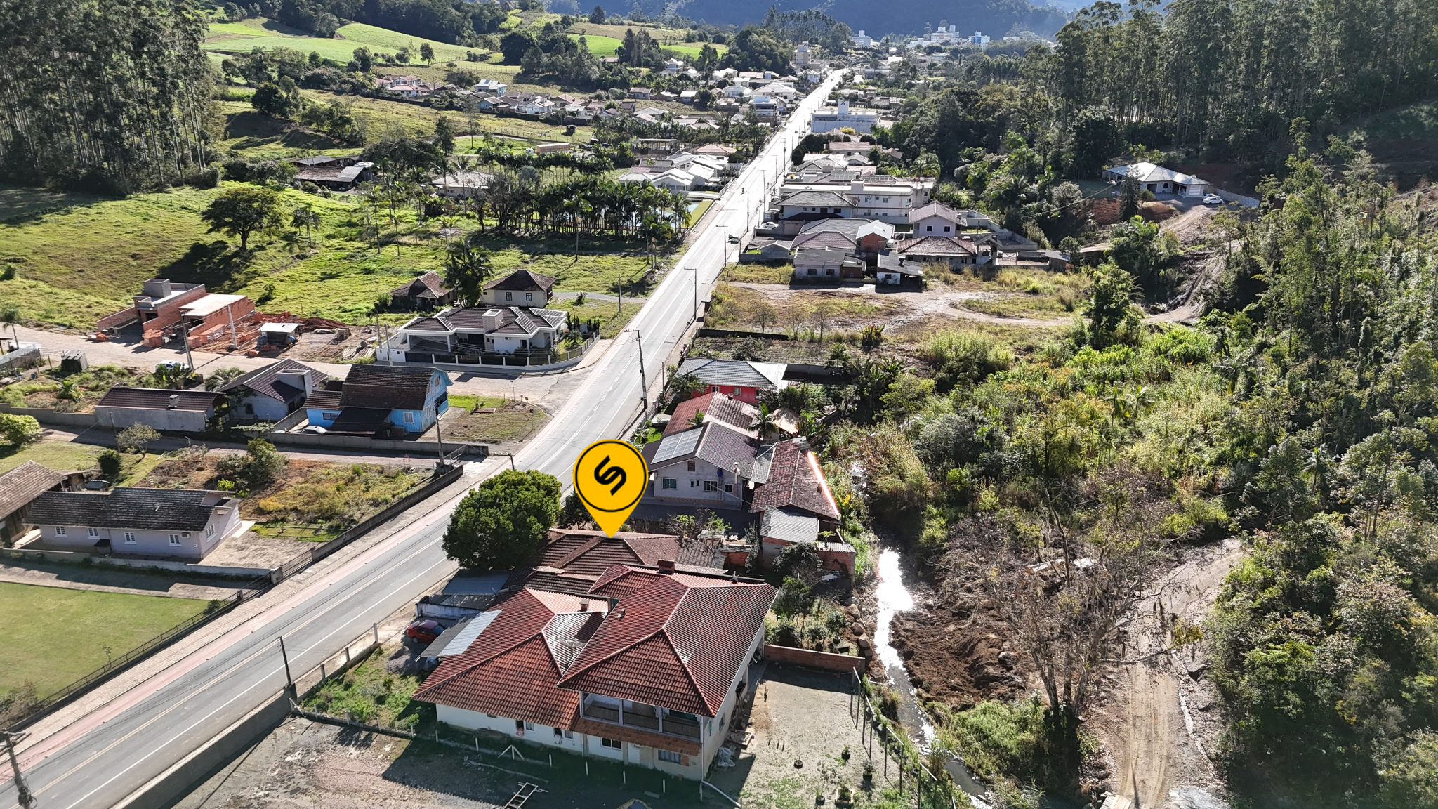 Casa à venda no Revólver: 