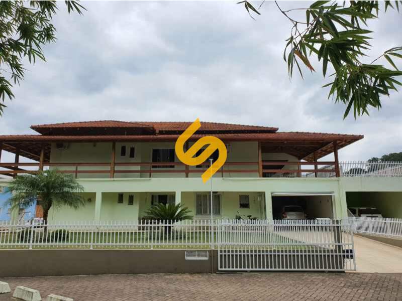 Casa à venda no Centro: 