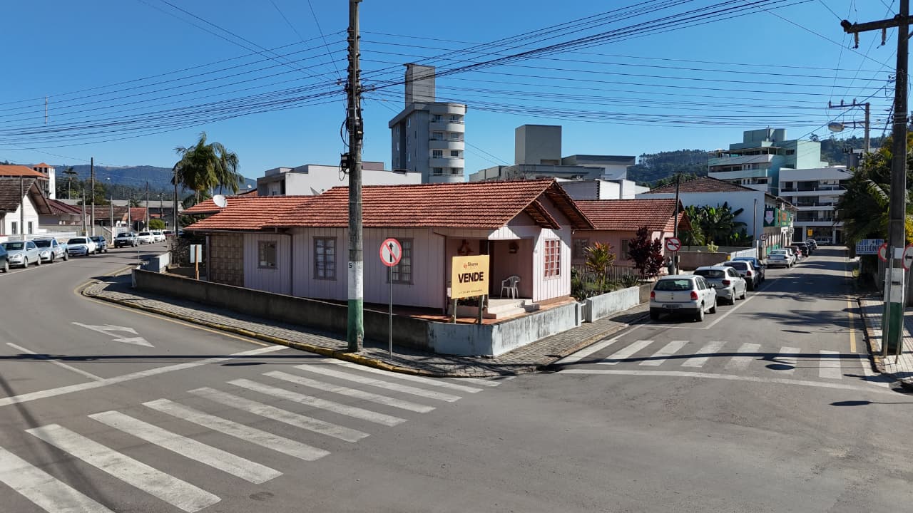 Residencial/Comercial à venda no Centro: 