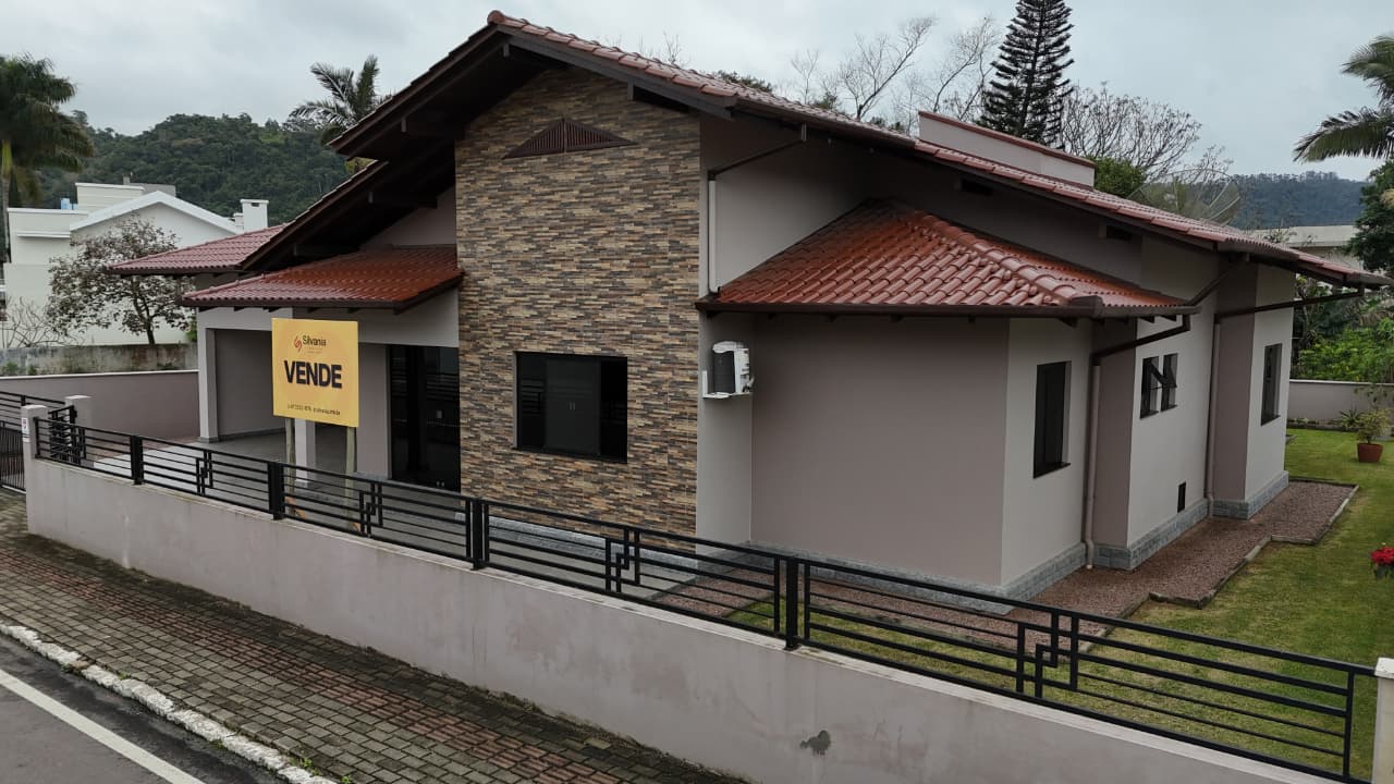 Casa à venda no Centro: 